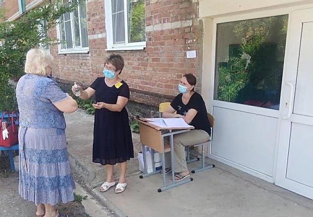 В Усть-Лабинском районе началось досрочное голосование по поправкам в Конституцию