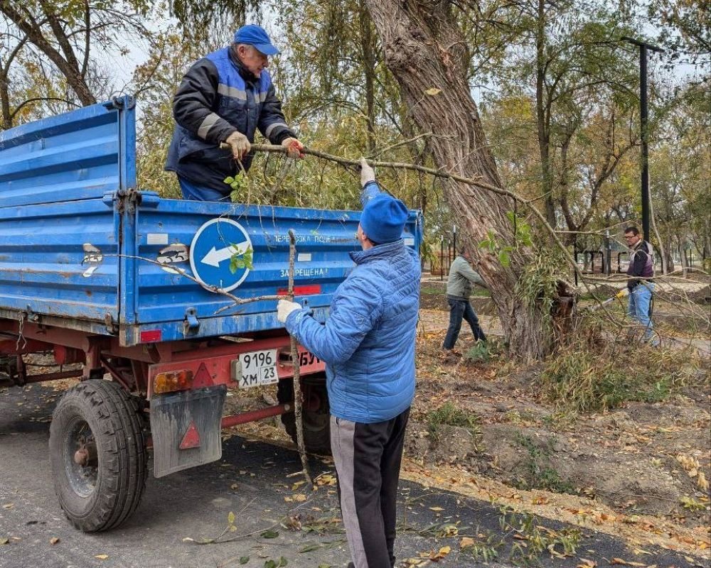 В приозерном парке Усть-Лабинска провели субботник