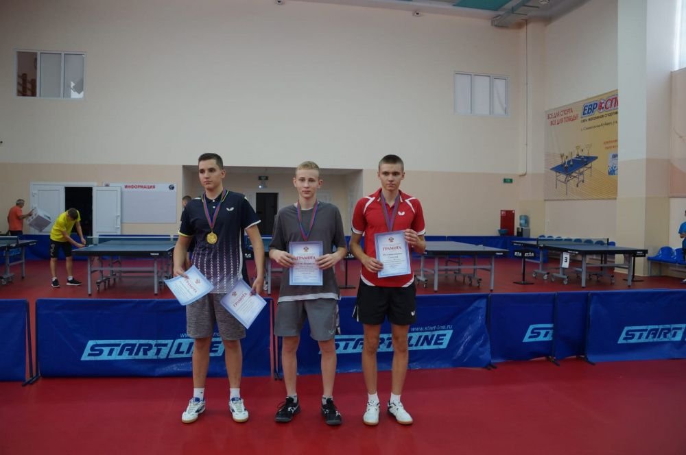 Победителем краевых соревнований по настольному теннису стал  устьлабинец Никита Путилов