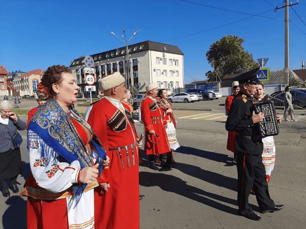 Полные программы двух фестивалей