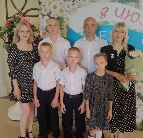 Многодетная семья из Усть-Лабинского района получила медаль «Родительская доблесть»