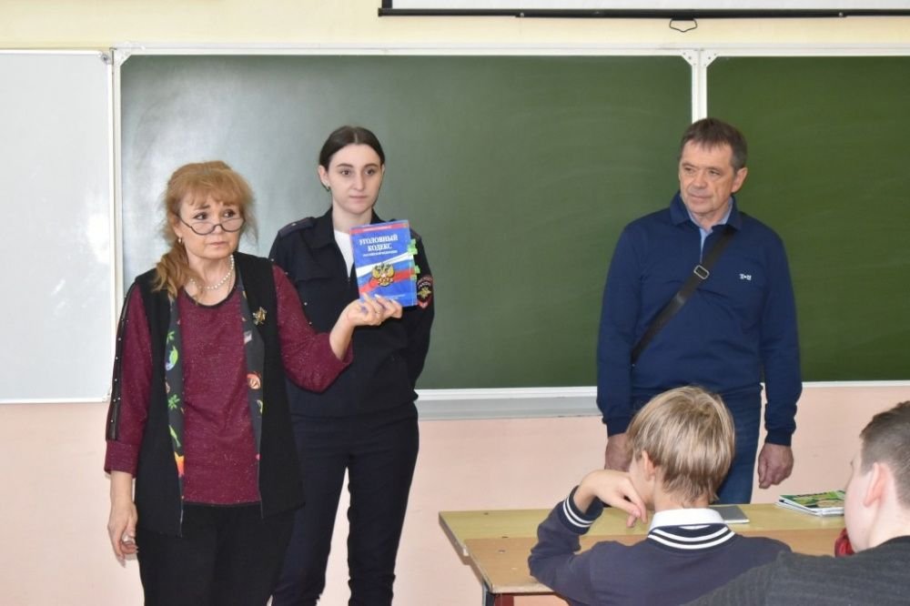 Профилактическая беседа о вреде вредных привычек прошла в школе №1 Усть-Лабинска