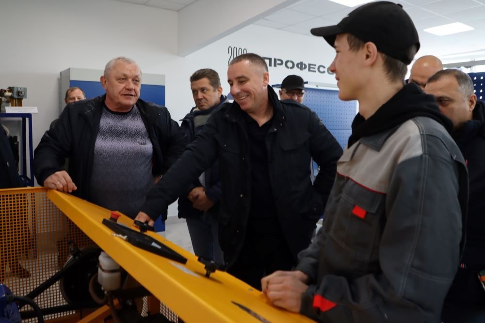 Руководители предприятий «Прогресс Агро» побывали в Ладожском многопрофильном техникуме