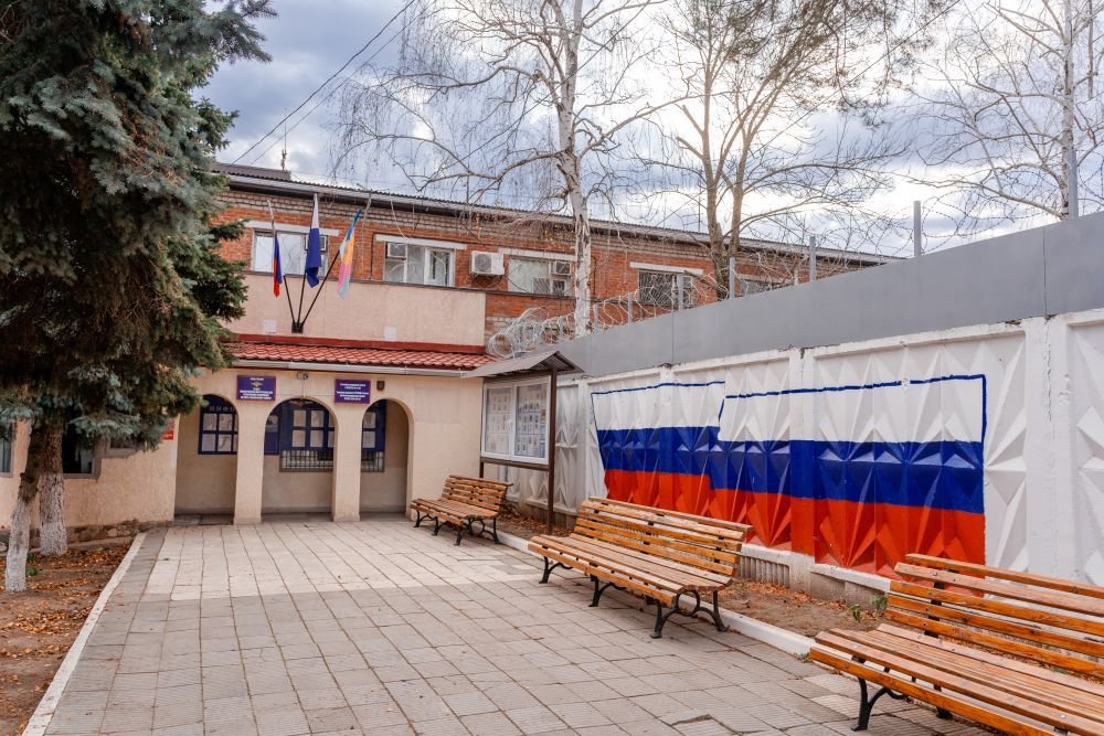 В станице Ладожской уборщица сетевого маркета раздарила краденый товар