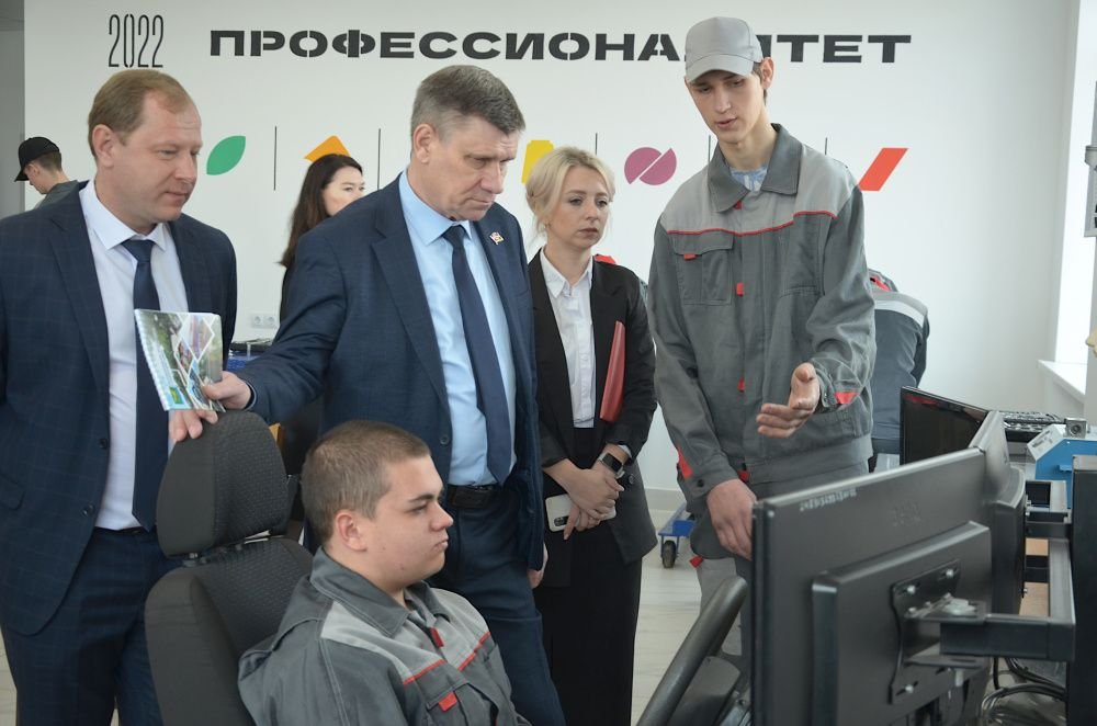 Депутат ЗСК Виктор Чернявский: «В Ладожском техникуме искренняя атмосфера»