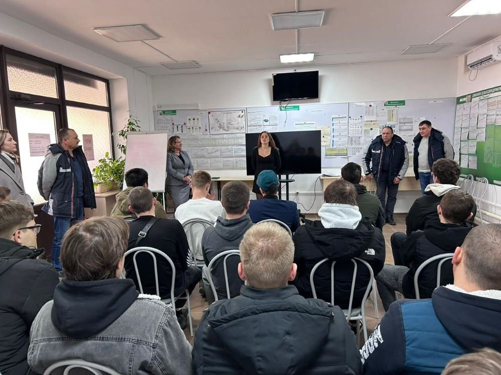 Студенты Ладожского техникума пришли на практику в «Прогресс Агро»