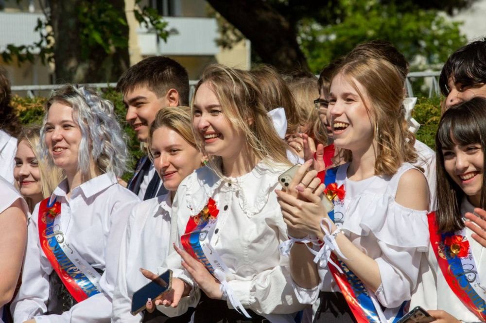 Вениамин Кондратьев поздравил выпускников Кубани с Последним звонком