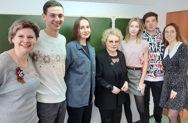 В Усть-Лабинской СОШ № 2 прошла встреча Тамары Румянцевой с первокурсниками российских вузов