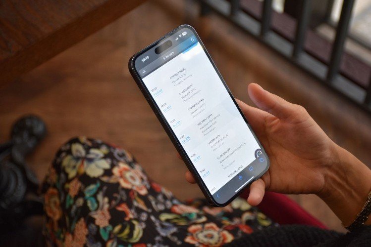 Телефон в руке