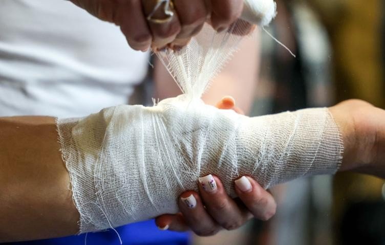 Забинтованная рука