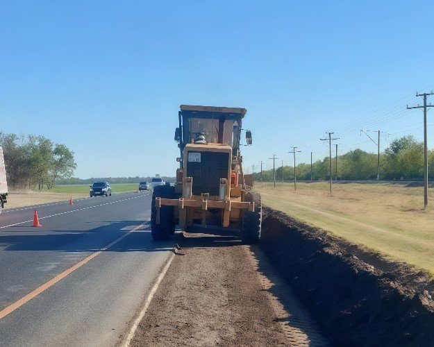 Трактор дорожных строителей