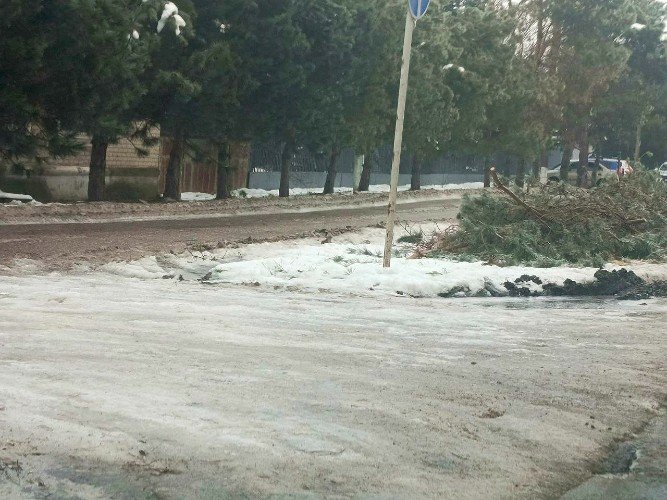 Поворот на улице Сергия Радонежского в Усть-Лабинске