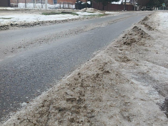 Обледенелая дорога в Усть-Лабинске