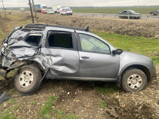 Автомобиль после столкновения с поездом
