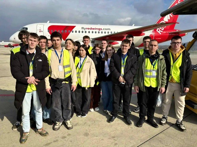 Экскурсия для программистов: что устьлабинские студенты делали в аэропорту Сочи