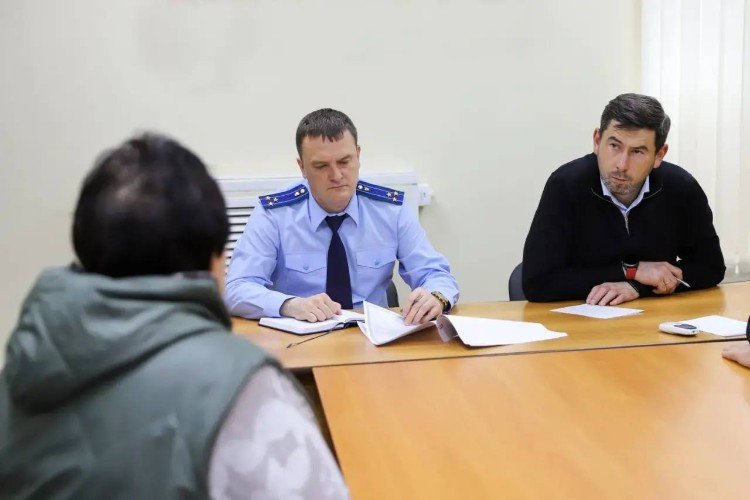 Прокурор Усть-Лабинского района Алексей Рыжков и глава района Станислав Ганюченко