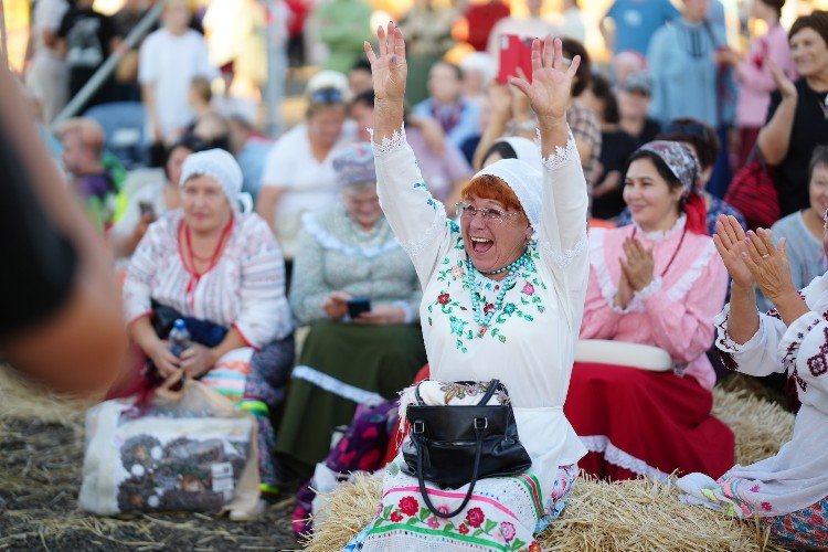 Зрители конкурса казачьей песни