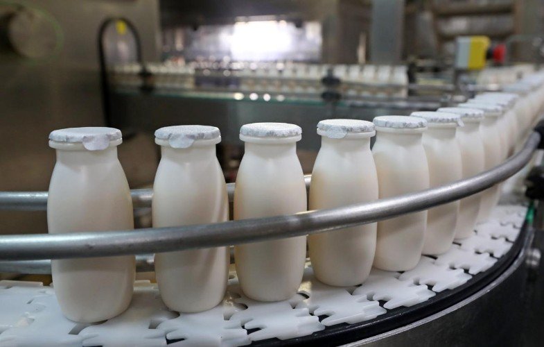 Баночки с молочной продукцией