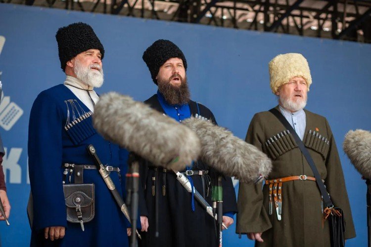 Выступление мужского ансамбля «Братина»