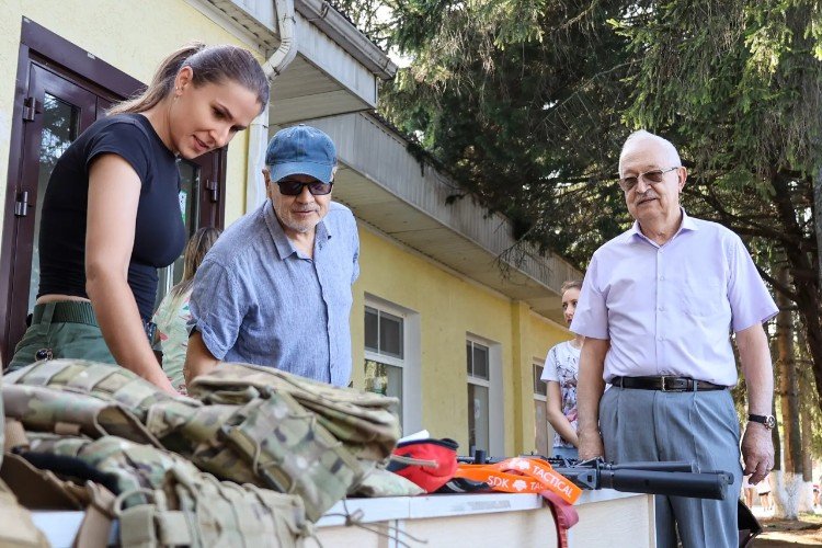 Изучение тактического снаряжения в лагере «Тополёк»