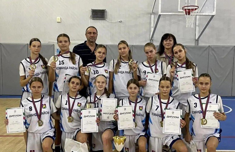 Устьлабинки с триумфом выступили на краевом Первенстве по баскетболу