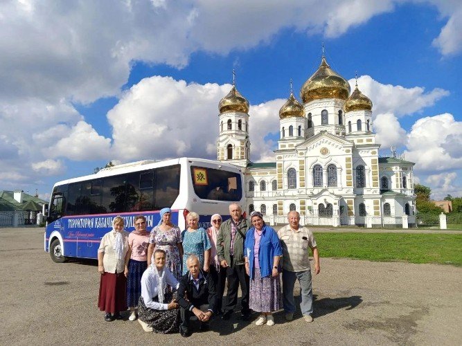 Усть-лабинские паломницы в храме г. Кореновска