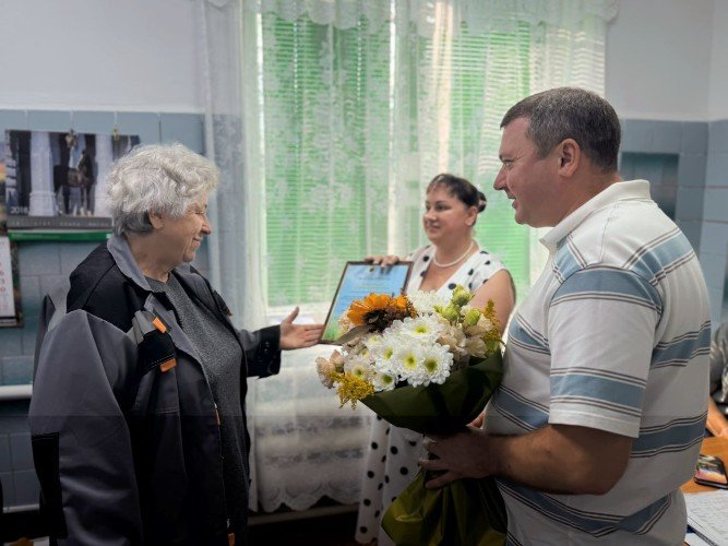 Алина Григорьевна Свирепина принимает поздравления