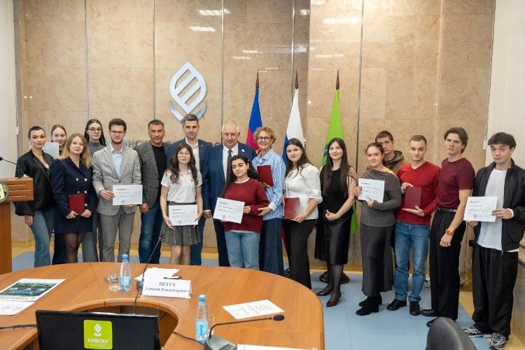 Участники и руководители программы «Управление проектом: от идеи до международного рынка»
