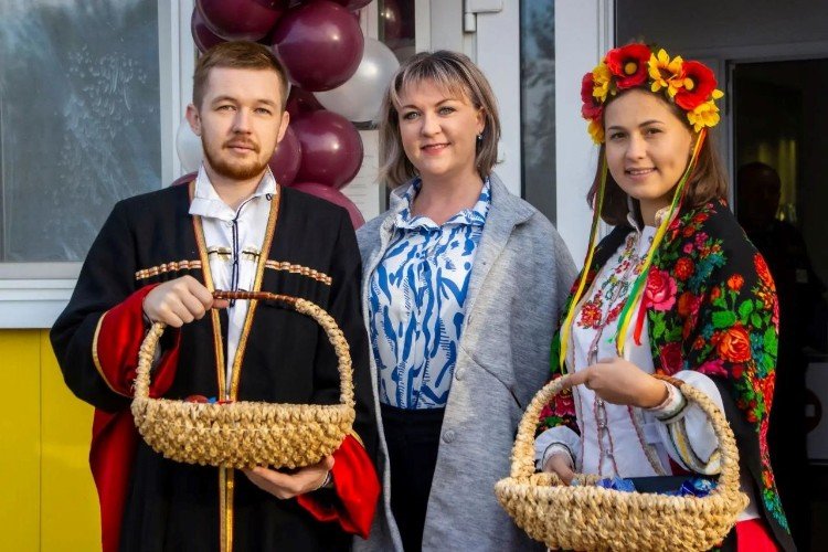 Сотрудники компании «Прогресс Агро» в казачьих костюмах