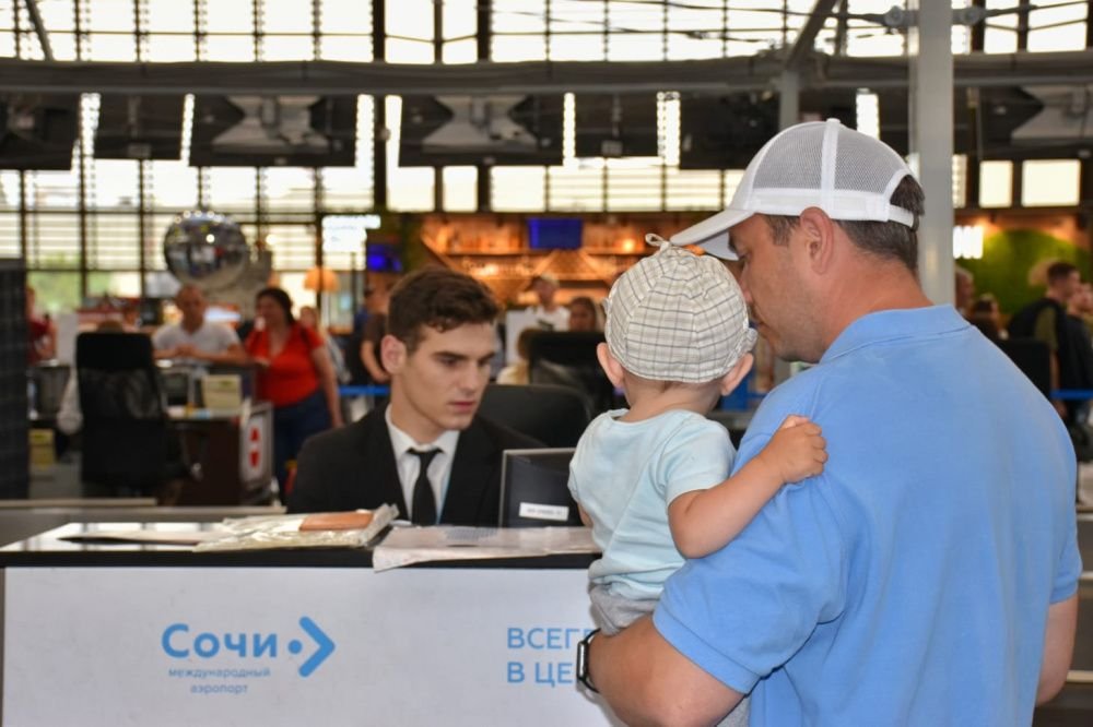 Пустят ли в самолет с заламинированными документами? Комментарии сотрудников аэропорта Сочи