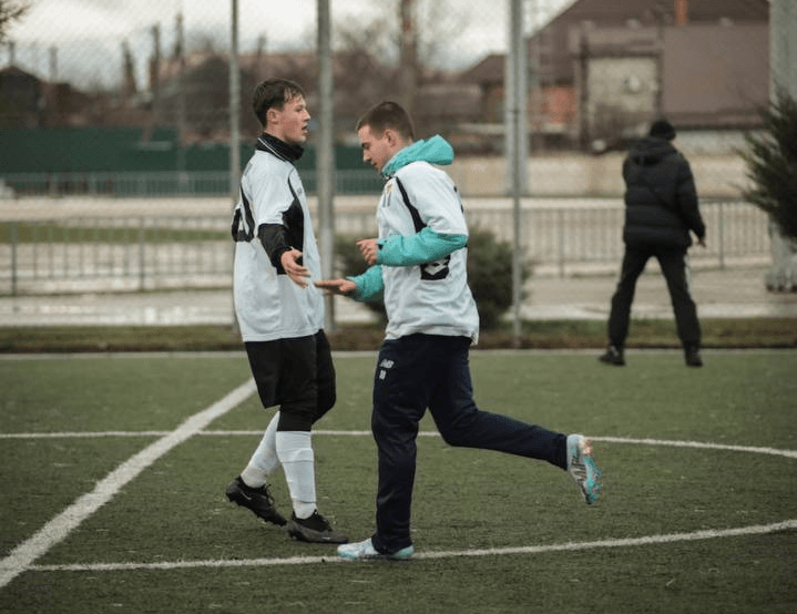 Приходите на зимний чемпионат по футболу!