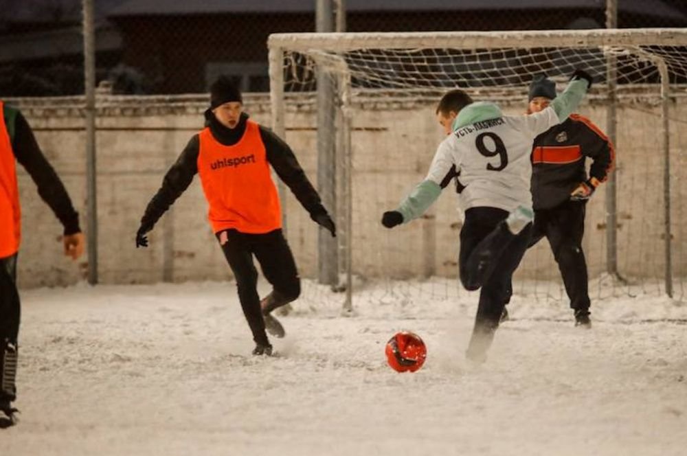 Приходите на 8 тур зимнего чемпионата по футболу!