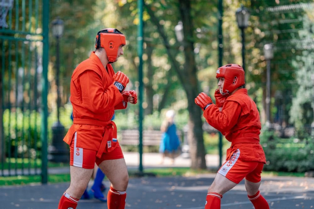 Болеем за наших!