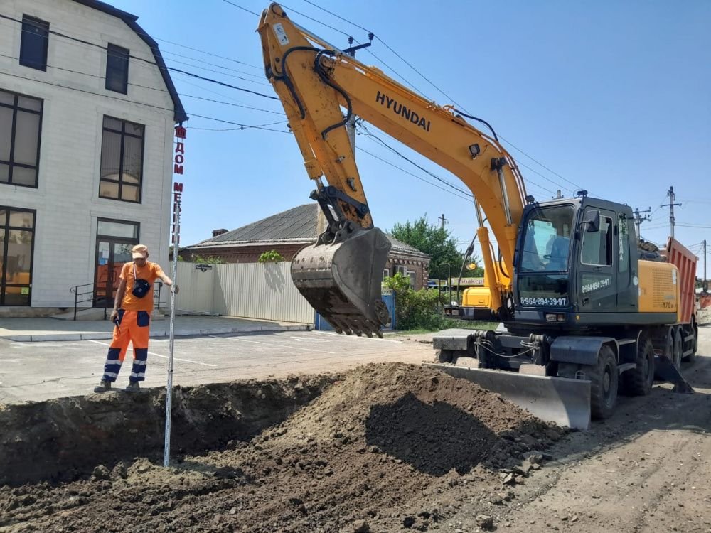 Ремонт дорожного покрытия по улице им. Марии Овсянниковой.