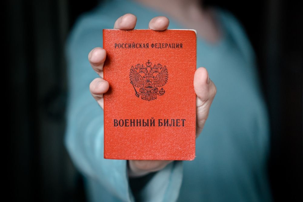 На Кубани с 1 апреля военнослужащим-контрактникам будут выплачивать по 100 тысяч рублей