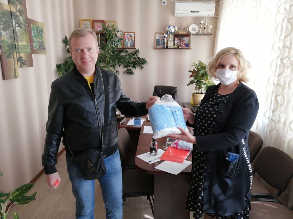 Фонд «Вольное Дело» продолжает раздавать бесплатные маски в Усть-Лабинске