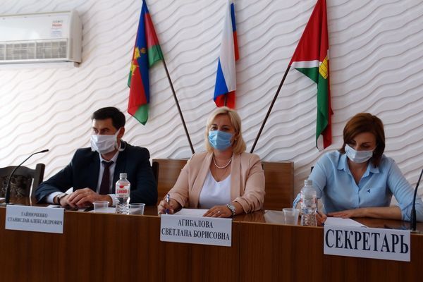 Станислав Гайнюченко принял участие в очередной сессии Совета депутатов Усть-Лабинского городского поселения