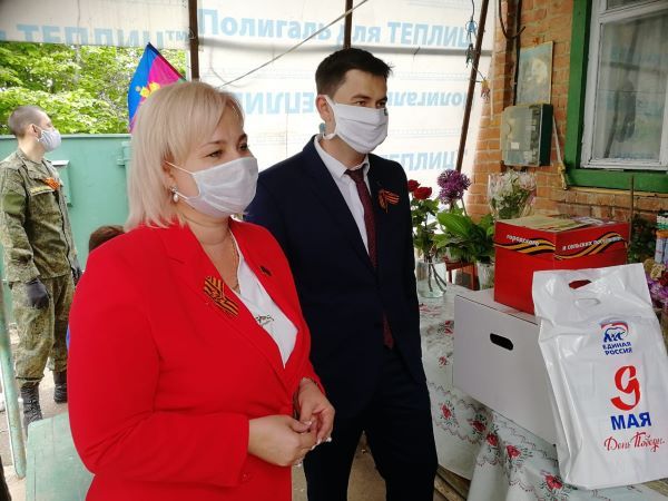 Глава Усть-Лабинска и председатель Горсовета поздравили ветеранов Глава Усть-Лабинска и председатель Горсовета поздравили ветеранов