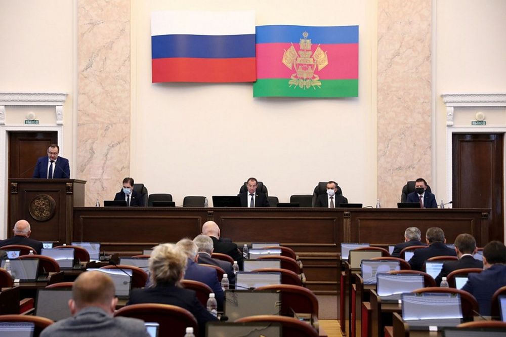 Выплаты многодетным семьям на детей до трех лет продлили на Кубани до 2024 года