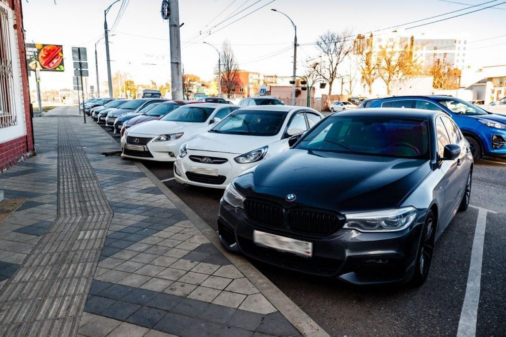 В Краснодаре нашли способ борьбы с «зайцами» на муниципальных парковках