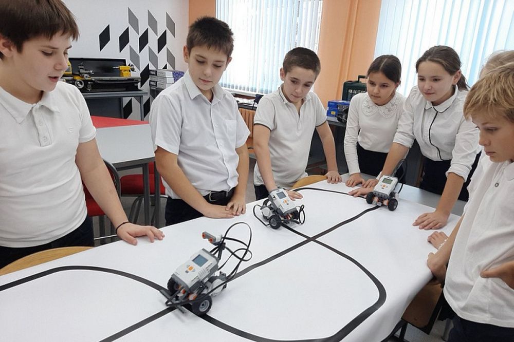Школы Кубани начали получать оборудование для открытия «Точек роста»