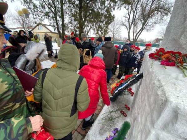 В Усть-Лабинске почтили память 370 жертв расстрела во время оккупации В Усть-Лабинске почтили память 370 жертв расстрела во время оккупации