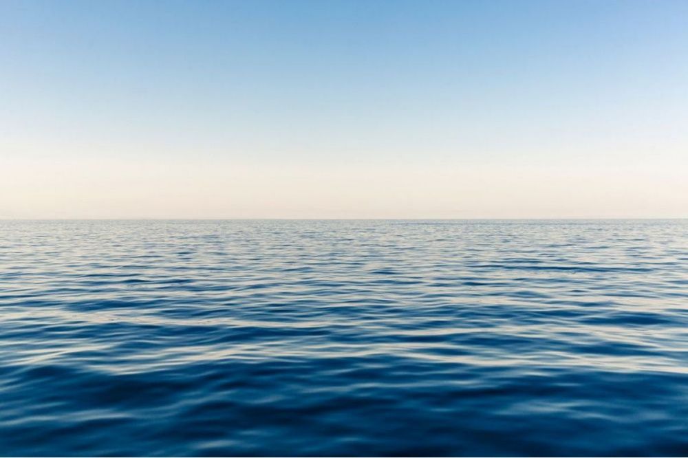 Температура Черного моря составляет +28 градусов
