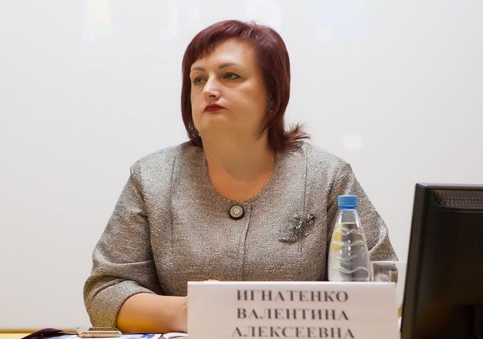 Оскандалившуюся замминздрава Кубани Валентину Игнатенко оправляют шить бахилы