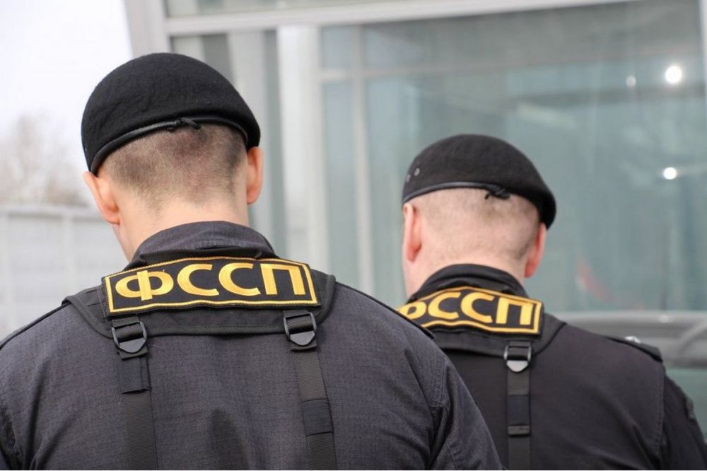 Более 4 млн россиян не могут выехать за границу из-за долгов