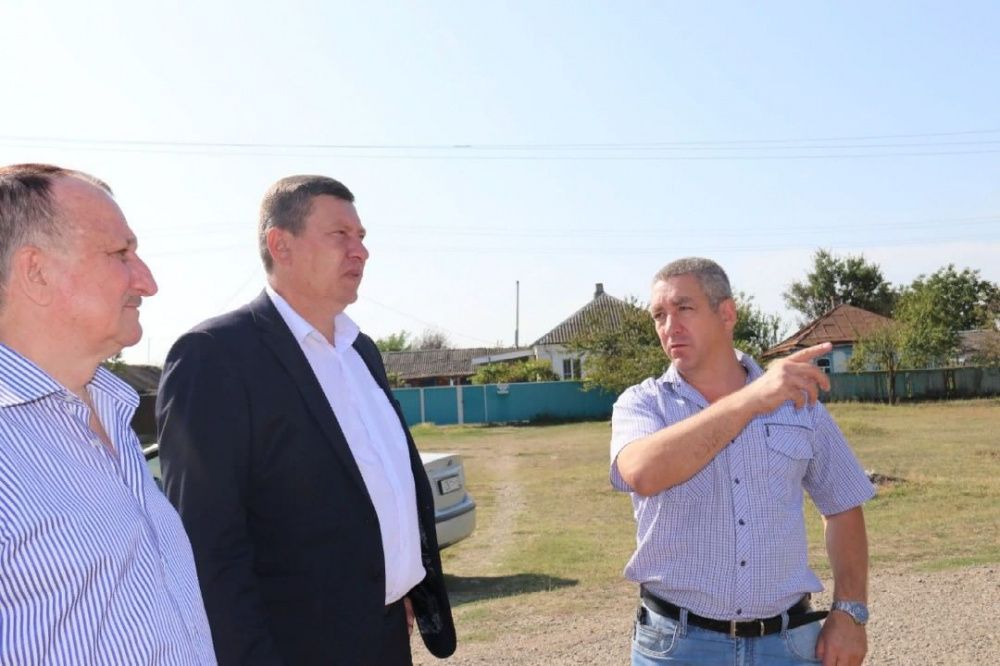 В станице Новолабинская проходит благоустройство общественных территорий