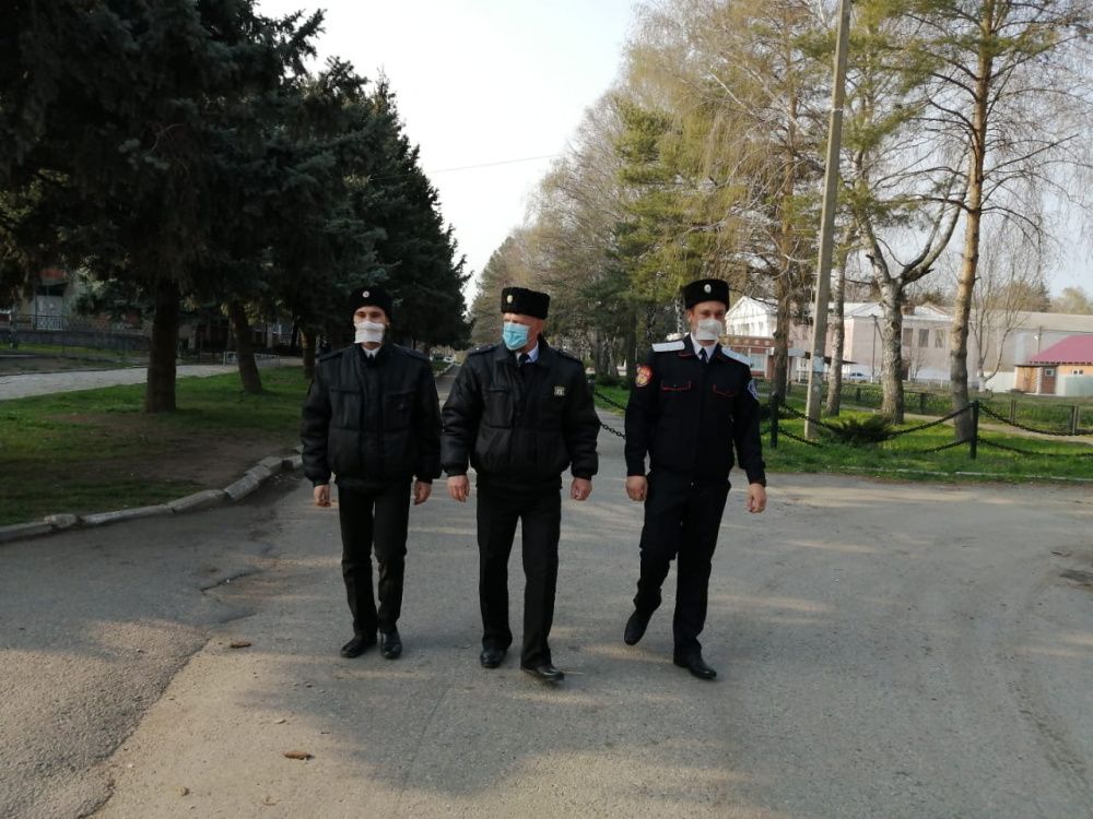 На улицы Усть-Лабинского района вышли казачьи патрули