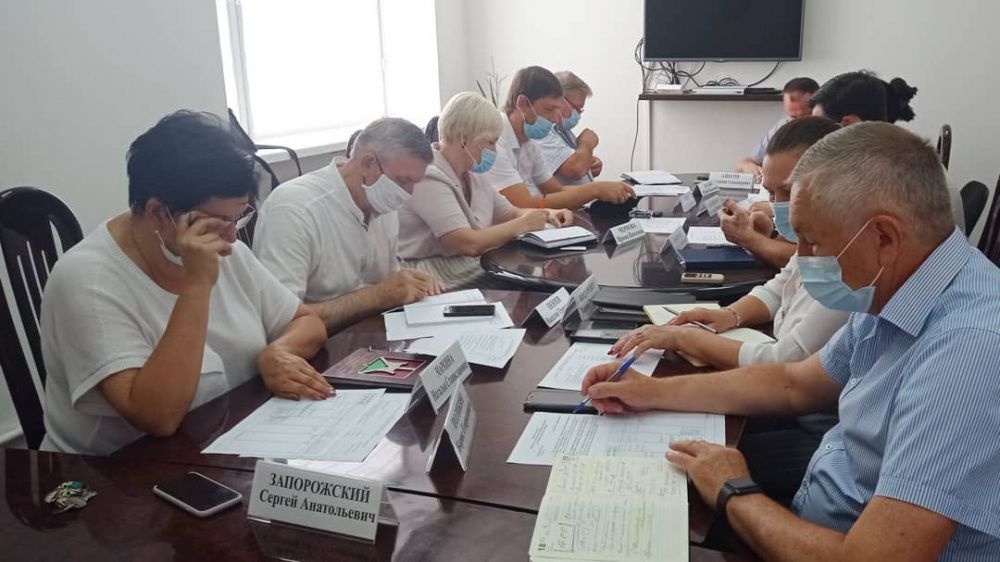 Лично проеду и проверю: глава Усть-Лабинского района поручил активнее бороться с амброзией