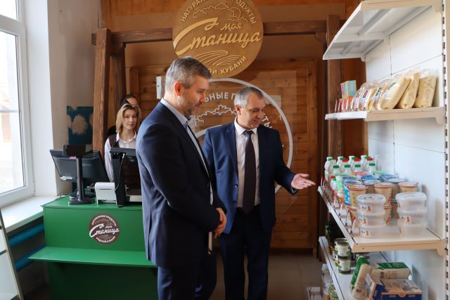 В Усть-Лабинском соцпедколледже открыли учебный магазин