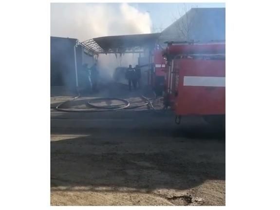 В Усть-Лабинске загорелся автомобиль